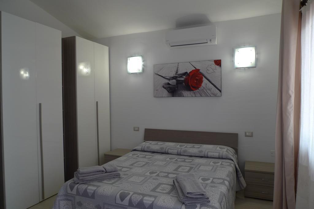 Villaggio Est Affittacamere 산테오도로 외부 사진