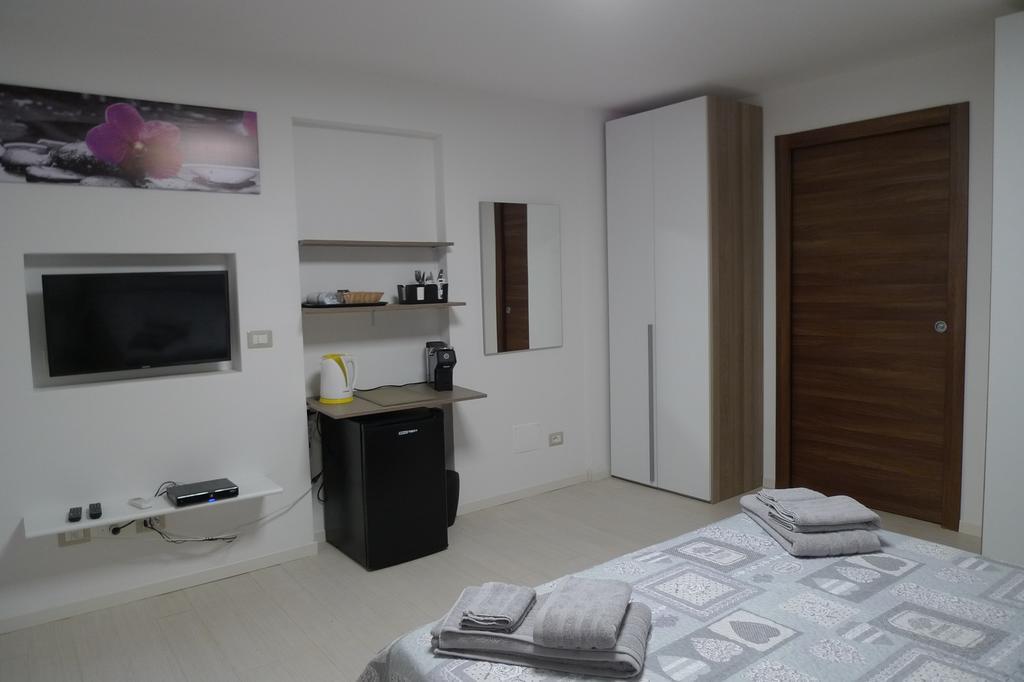 Villaggio Est Affittacamere 산테오도로 외부 사진