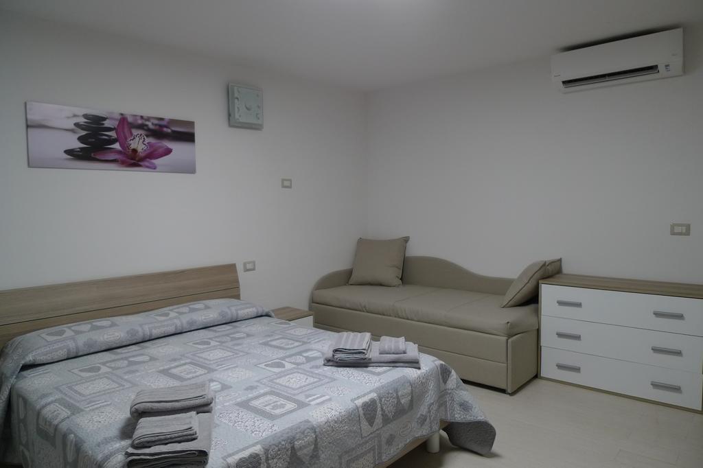 Villaggio Est Affittacamere 산테오도로 외부 사진