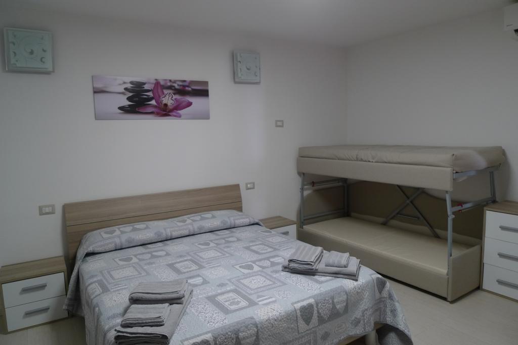 Villaggio Est Affittacamere 산테오도로 외부 사진