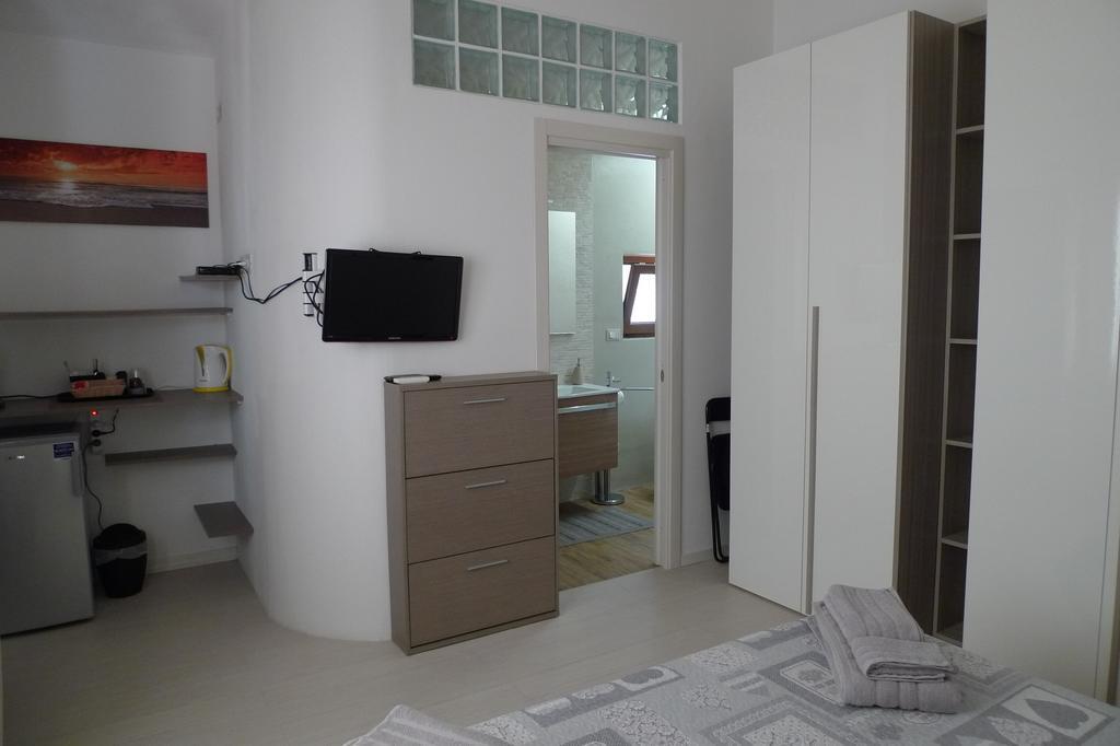 Villaggio Est Affittacamere 산테오도로 외부 사진